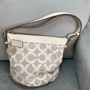 NWOT Coach adjustable shoulder, tote in cream canvas and leather ,lined in green